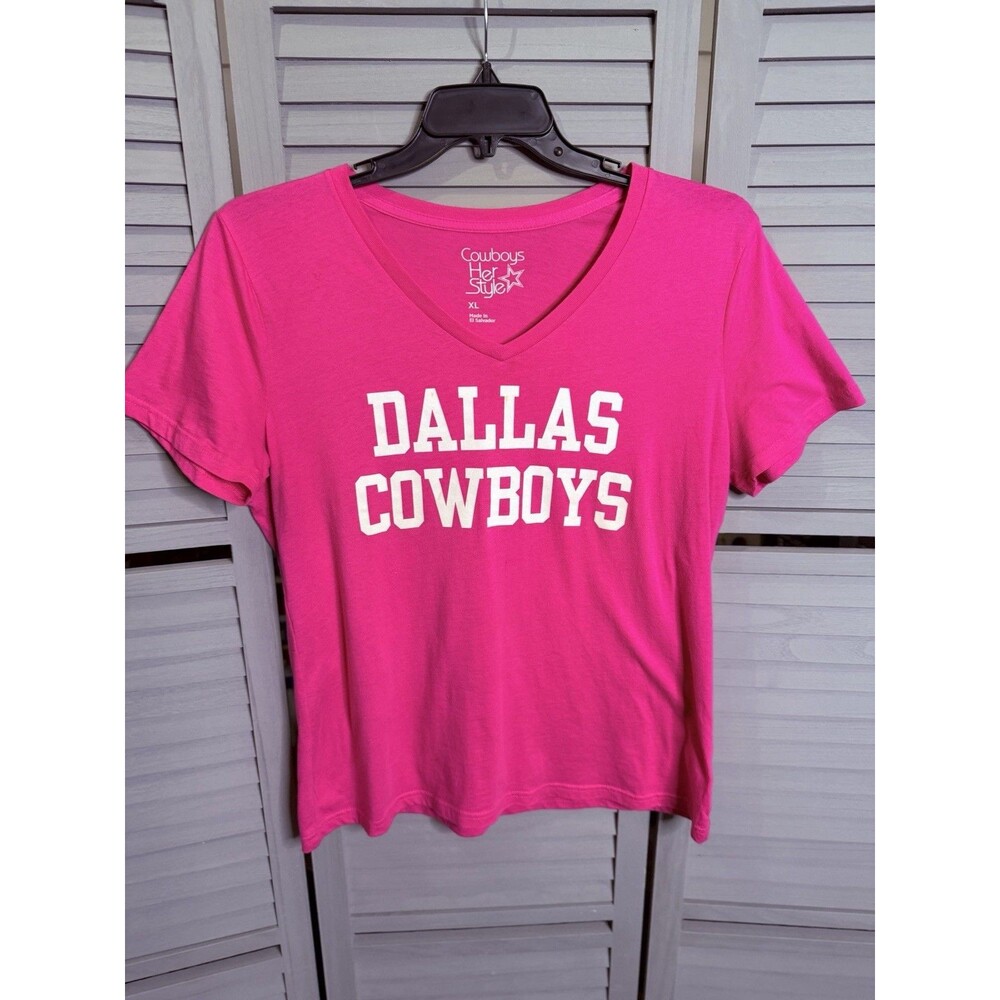 Cowboys Her Style Women’s V-neck T-shirt Size XL